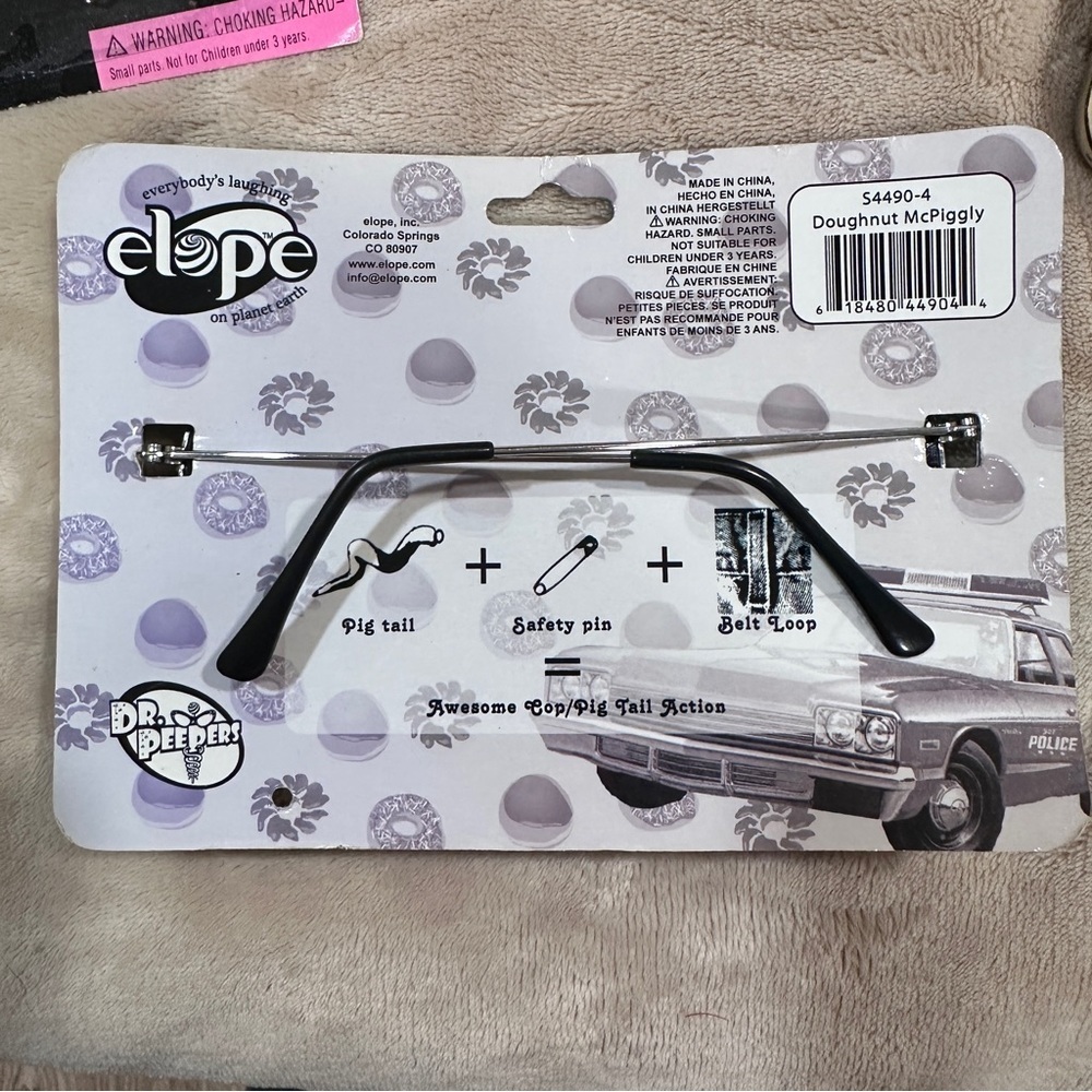 Halloween Accessory Set with Toy Gun, Badge, and Glasses - Picture 5 of 14